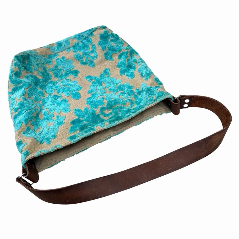 Midi Queen Tapestry Shoulder Bag w/ Leather Handle - Picture 6 of 7